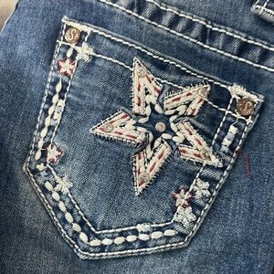 Shyanne bell bottoms jeans size 8 girls. Only worn once in great condition